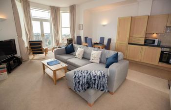 3 Bed in Tenby Apartment