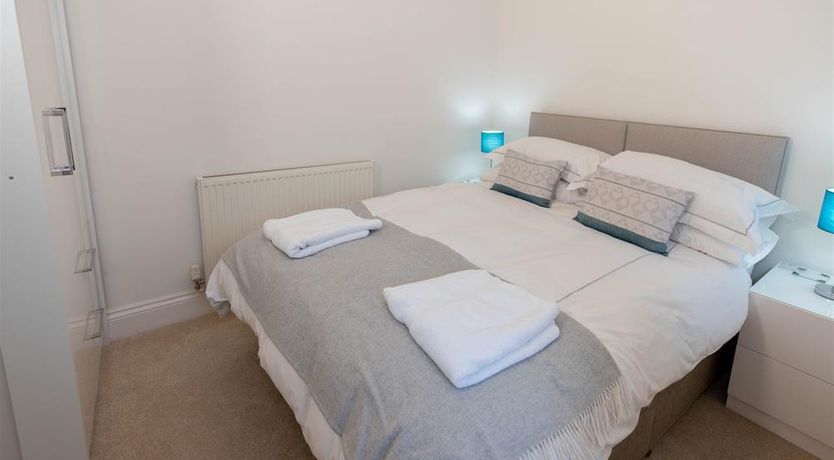 Photo of 3 Bed in Tenby