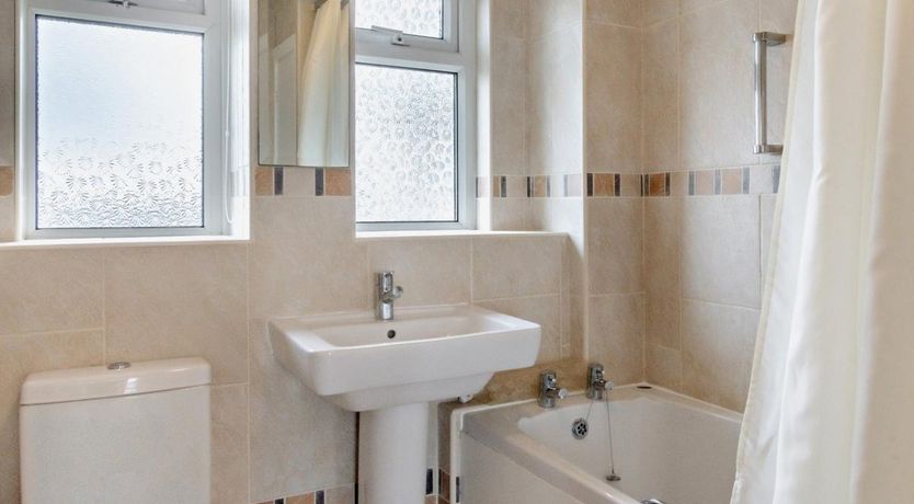 Photo of 2 Bed in Tenby