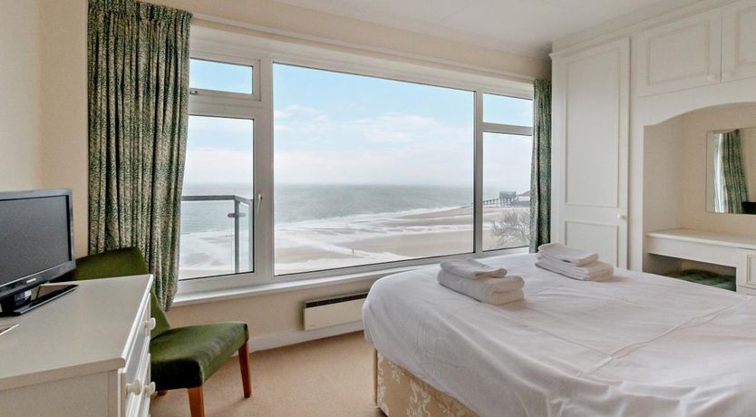 Photo of 2 Bed in Tenby