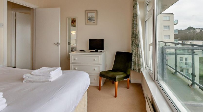 Photo of 2 Bed in Tenby