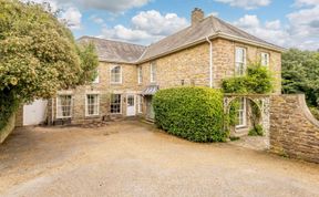 Photo of 5 Bed in Litton Cheney
