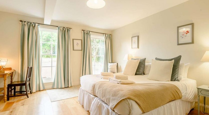 Photo of 5 Bed in Litton Cheney