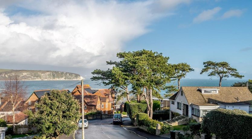 Photo of 2 Bed in Swanage