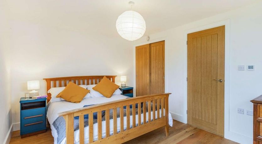 Photo of 1 Bed in Wembury