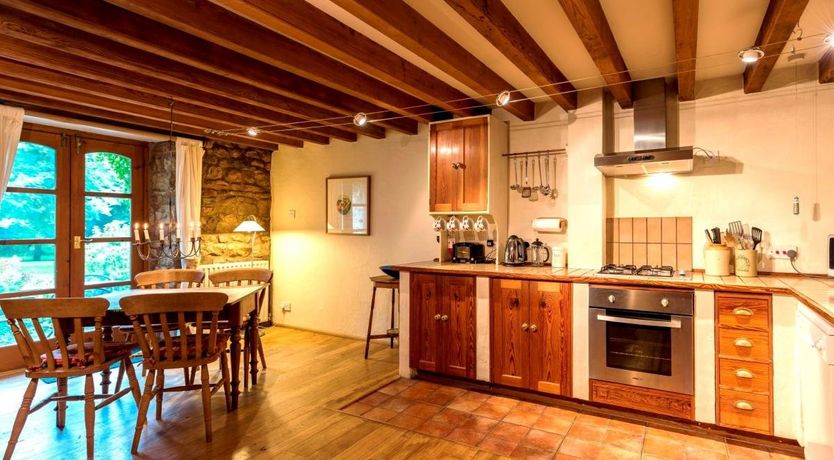 Photo of 2 Bed in Kirkland