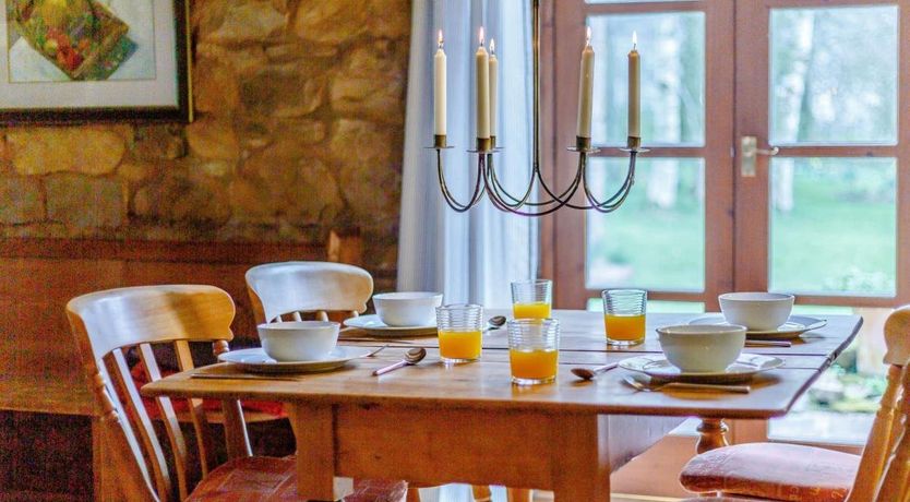 Photo of 2 Bed in Kirkland