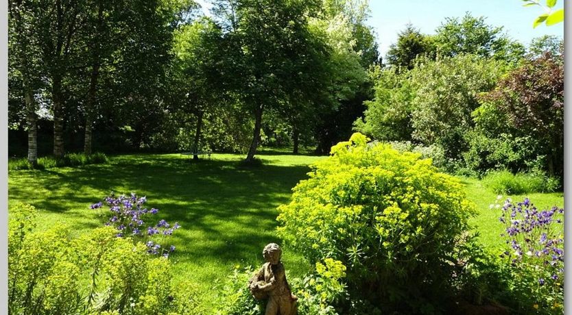 Photo of 2 Bed in Kirkland