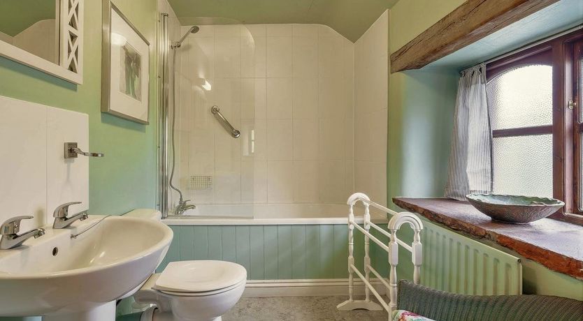 Photo of 2 Bed in Kirkland