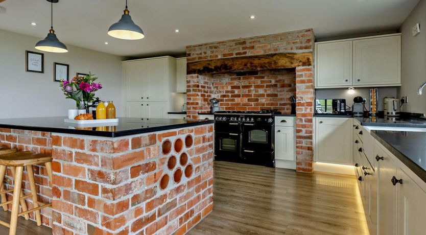 Photo of 5 Bed in Painscastle