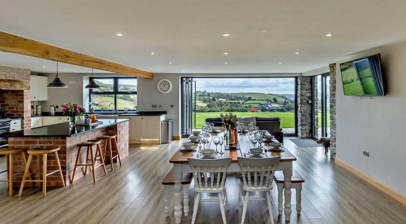 Photo of 5 Bed in Painscastle