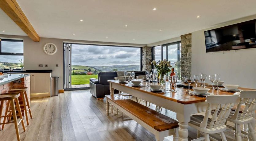 Photo of 5 Bed in Painscastle