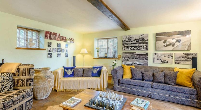 Photo of 4 Bed in Empingham