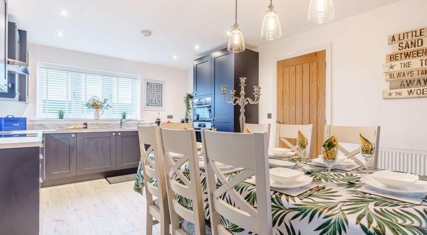 Photo of 4 Bed in Whitby