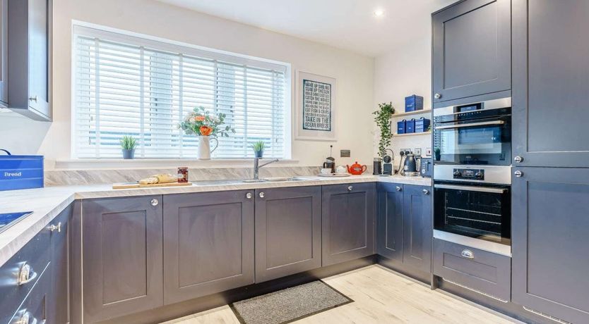 Photo of 4 Bed in Whitby