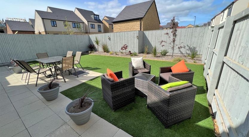 Photo of 4 Bed in Whitby