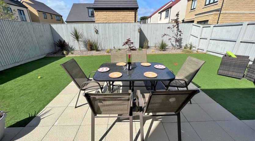 Photo of 4 Bed in Whitby