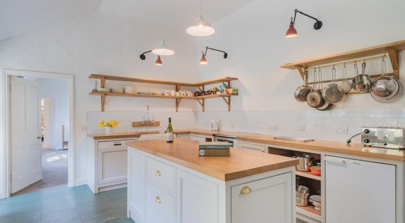 Photo of 4 Bed in Manesty