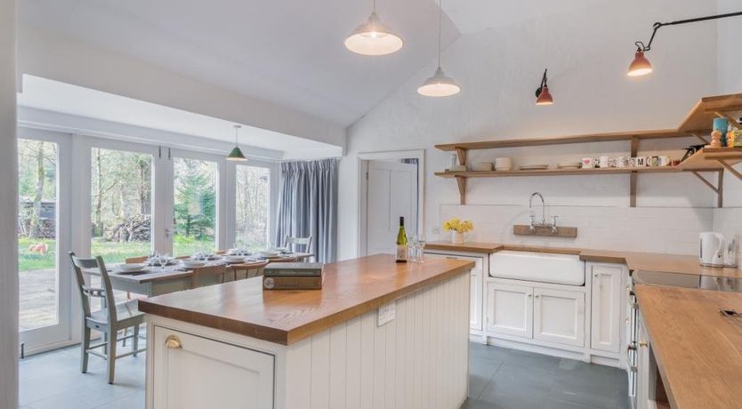 Photo of 4 Bed in Manesty