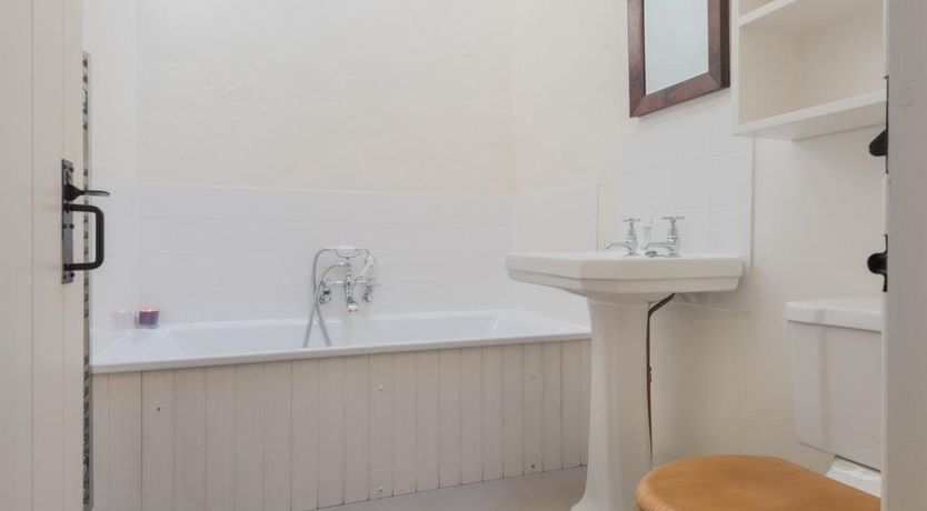 Photo of 4 Bed in Manesty