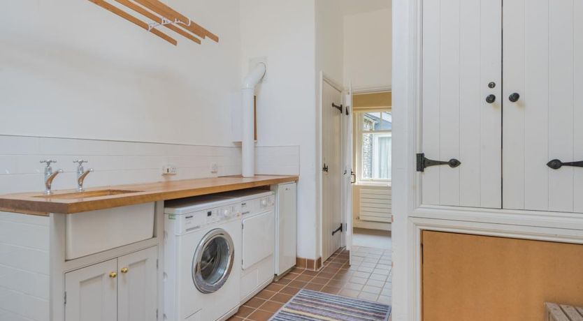 Photo of 4 Bed in Manesty