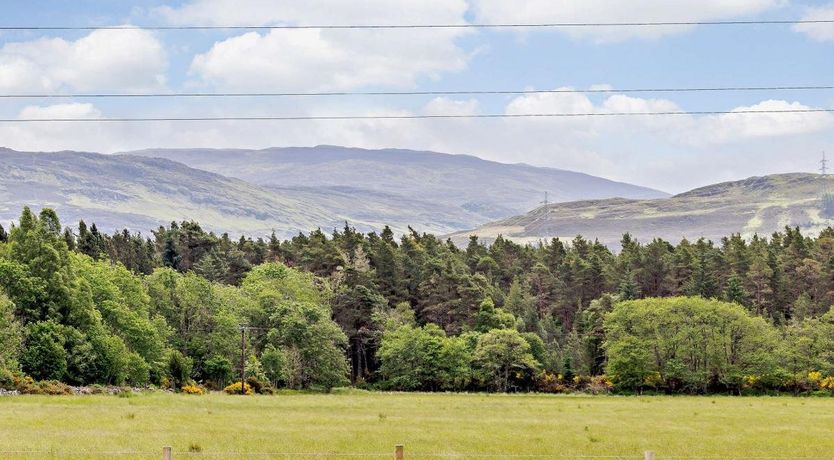 Photo of 3 Bed in Auchterawe