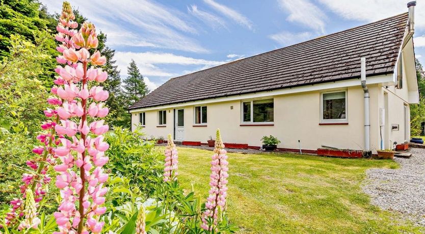 Photo of 3 Bed in Auchterawe