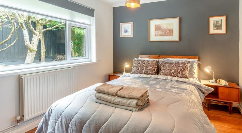 Photo of 1 Bed in Tenby