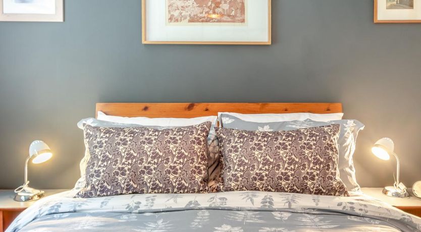 Photo of 1 Bed in Tenby