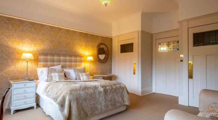 Photo of 8 Bed in Galashiels