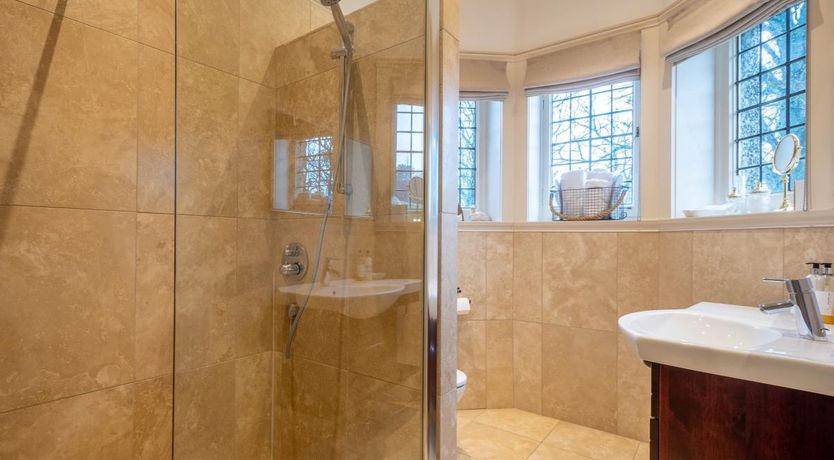 Photo of 8 Bed in Galashiels