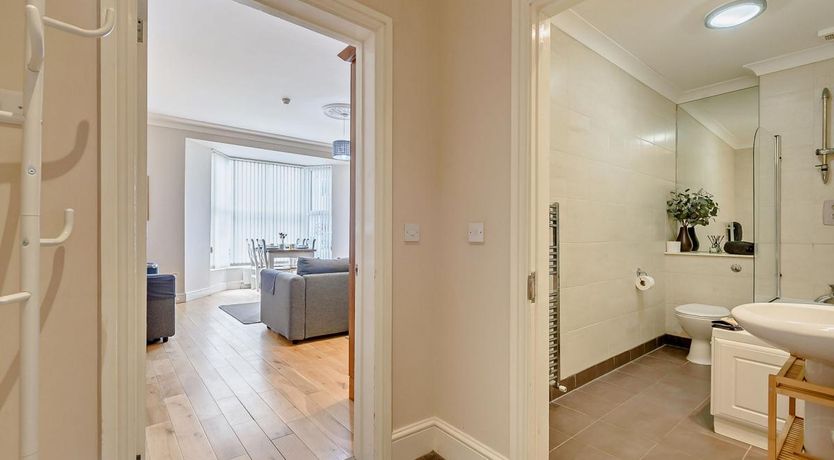 Photo of 2 Bed in Tenby