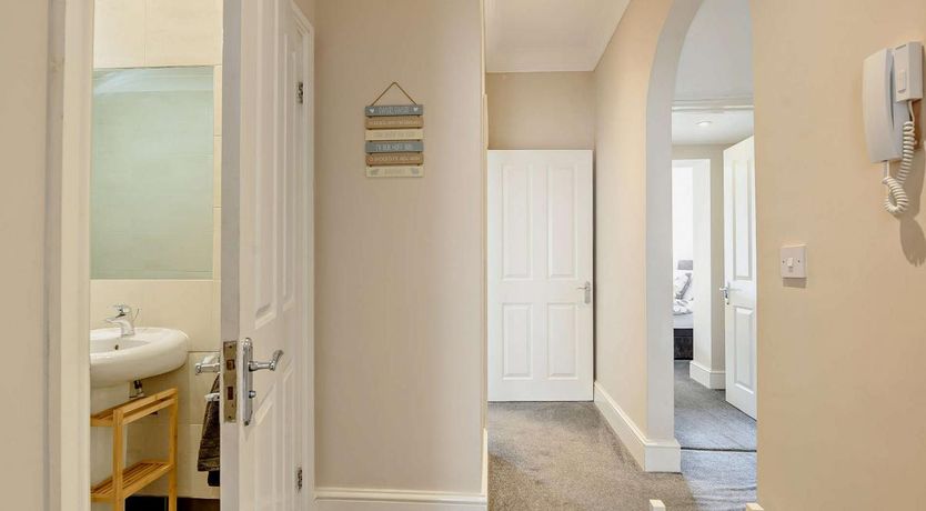 Photo of 2 Bed in Tenby