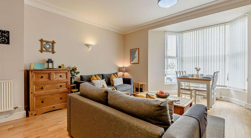 Photo of 2 Bed in Tenby