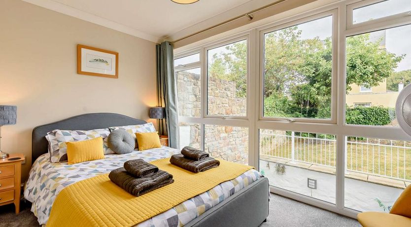 Photo of 2 Bed in Tenby