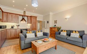 Photo of 2 Bed in Tenby