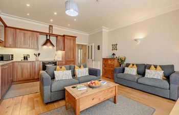 2 Bed in Tenby Apartment