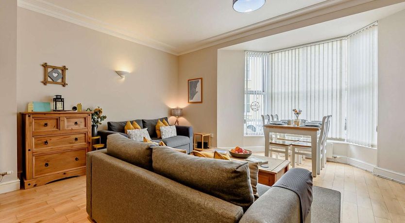 Photo of 2 Bed in Tenby