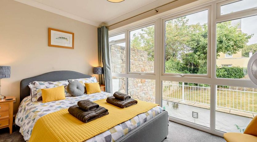 Photo of 2 Bed in Tenby