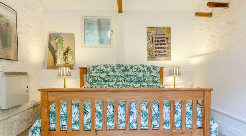 Photo of 1 Bed in Kingsbridge