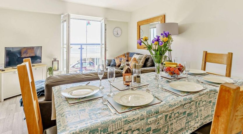 Photo of 3 Bed in Pendine