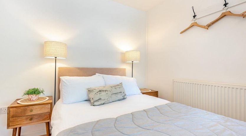 Photo of 3 Bed in Tenby