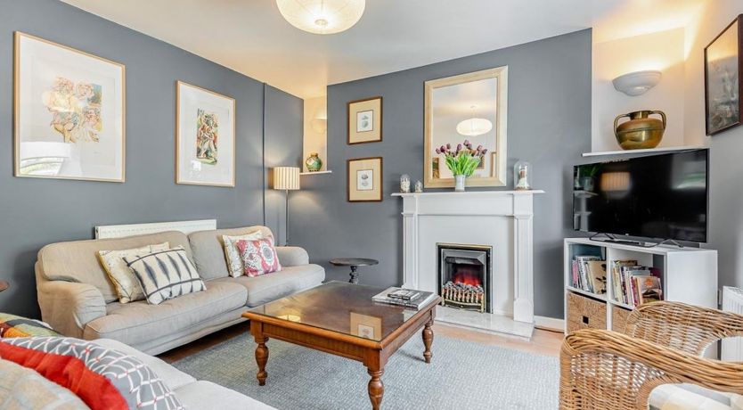 Photo of 3 Bed in Tenby