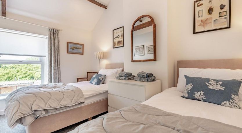 Photo of 3 Bed in Tenby