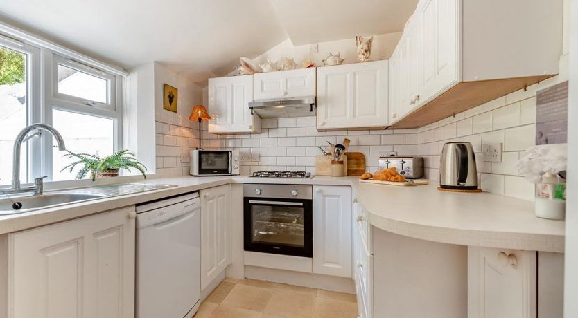 Photo of 3 Bed in Tenby