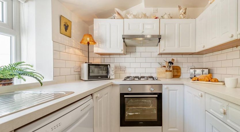 Photo of 3 Bed in Tenby