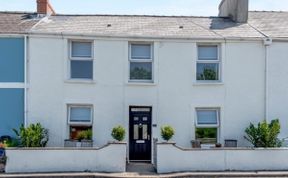 Photo of in Tenby (FB189)