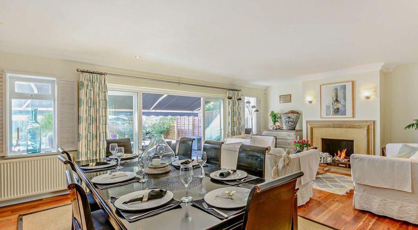 Photo of 4 Bed in Middleton-on-Sea