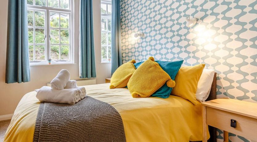 Photo of 3 Bed in Cawsand