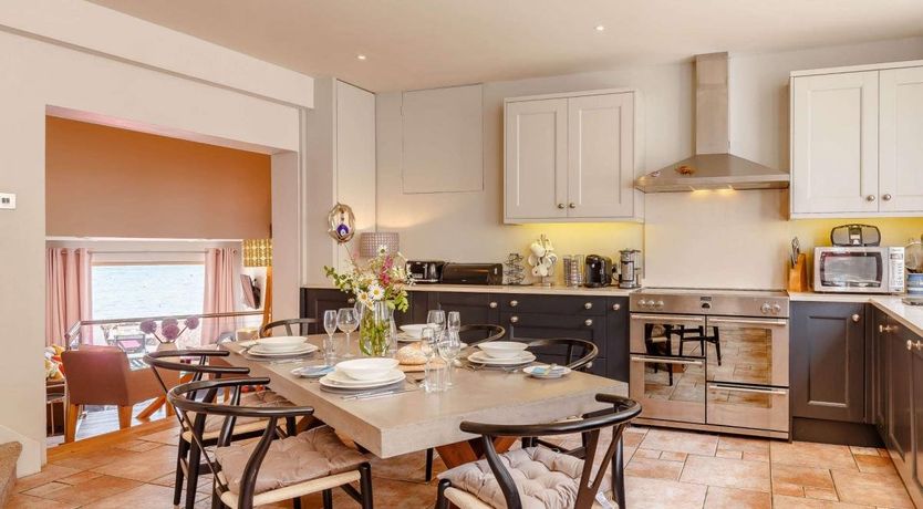 Photo of 3 Bed in Cawsand